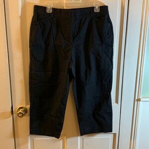 Women’s Counterparts black Capri size 14